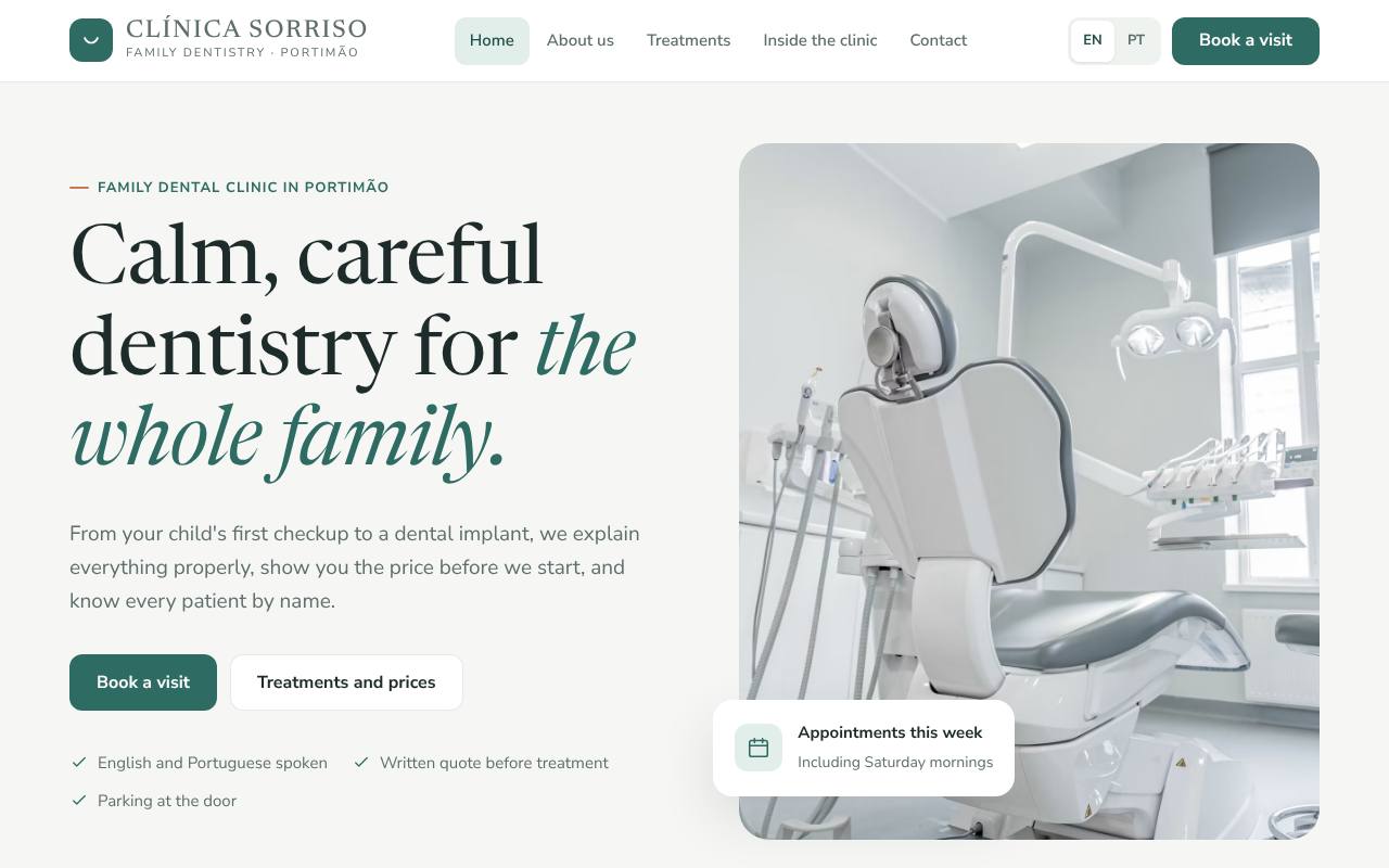 Homepage of the Clínica Sorriso example site
